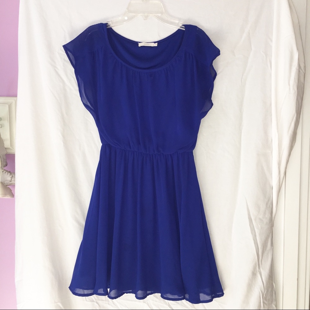 Short Lush Dress with Sleeves